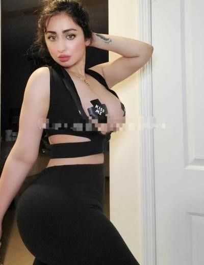 Девушки на час: искусство без глубины взгляда