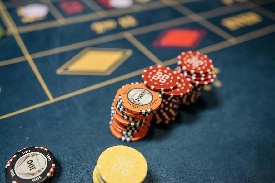 https://queenspinscasino.net/